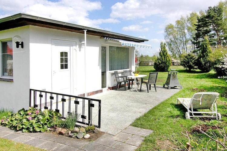 Gemuetlicher Bungalow In Freest Buitenkant foto