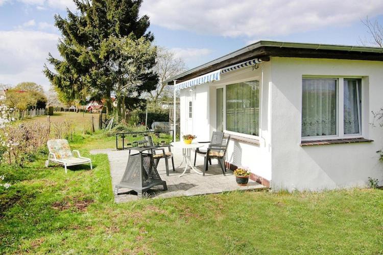 Gemuetlicher Bungalow In Freest Buitenkant foto